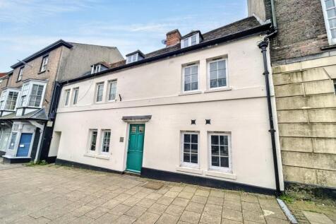 17-18 High East Street