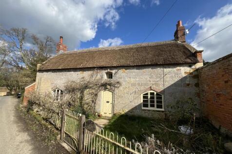 Front Manor Cottage.jpeg