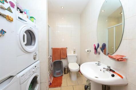 Shower room/utility room