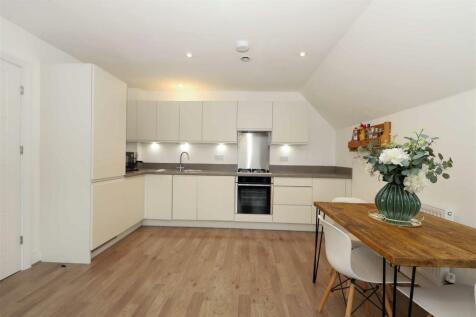 Dining area/kitchen