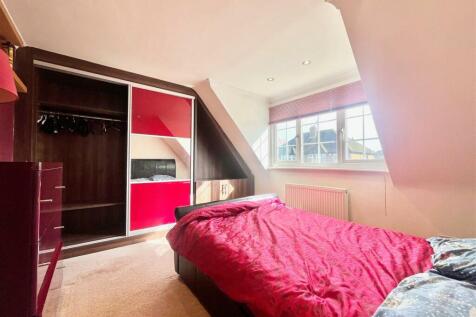 Bedroom 4.jpg