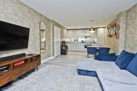 Living/kitchen area