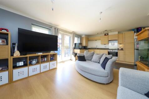 Living area/kitchen