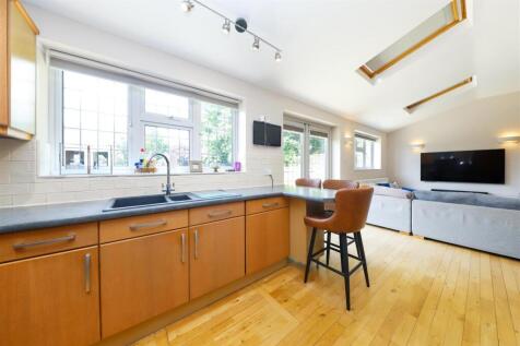 Kitchen/breakfast/family room
