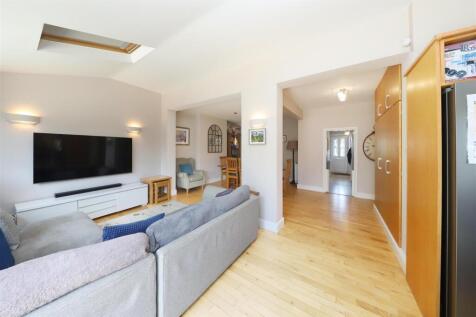 Kitchen/breakfast/family room