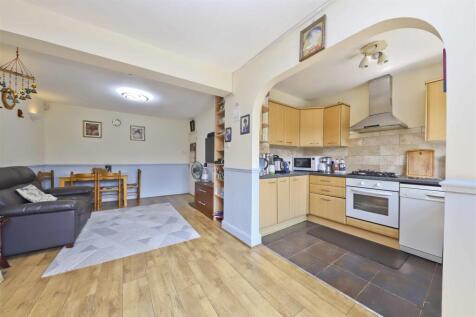 Kitchen/ dining room