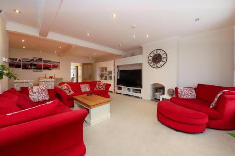 Living/dining room