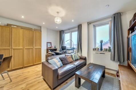 Kitchen/diner/reception room