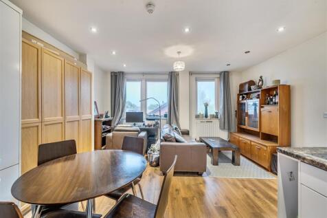 Kitchen/dining/reception room