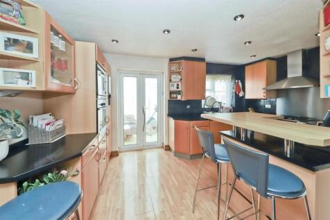 Kitchen Breakfast Area