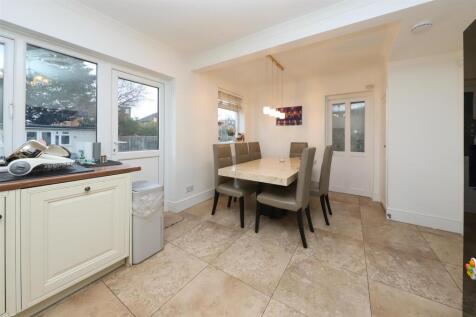 Dining room/kitchen