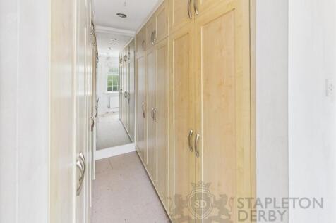CAM04720G0-PR0074-STILL016.jpg
