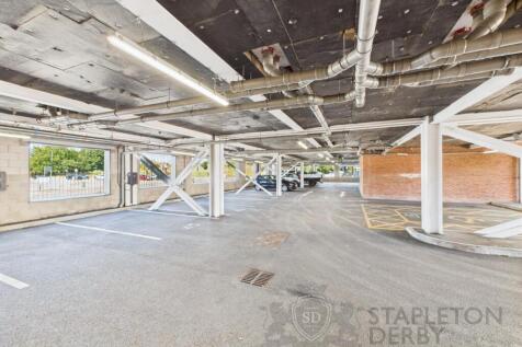 CAM04720G0-PR0091-STILL012.jpg
