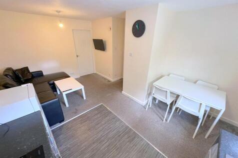 WhatsApp Image 2025-07-03 at 17.22.44 (2).jpg