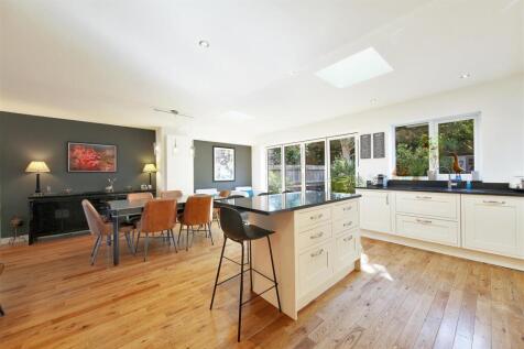 31 Moyne Place - chNKsTm0Rv2kaWBOHA4J.jpg