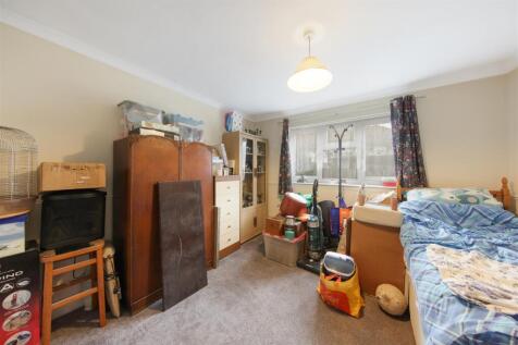 1 Russell Close - uwCm01vDGI129YAm2Thr.jpg