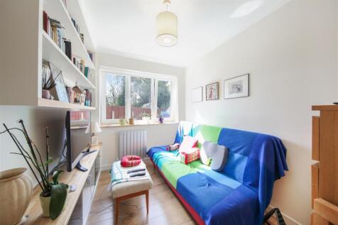 14A Parkfields Avenue - d5iFtO3lapNYQQdowqTr.jpg