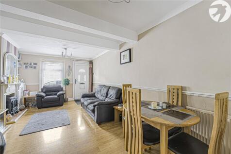 Lounge/Dining