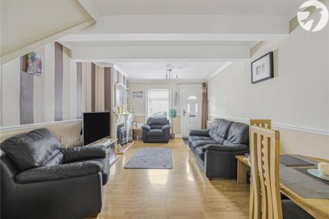 Lounge/Dining