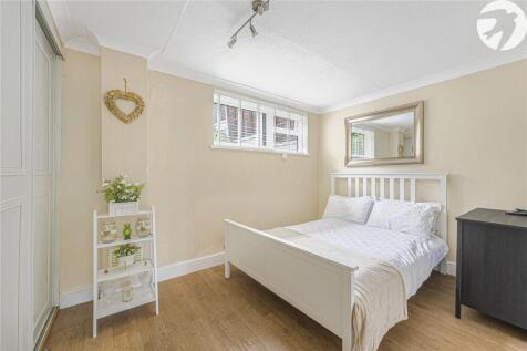 Reception 2/Bedroom4