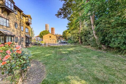 Rear Communal Garden