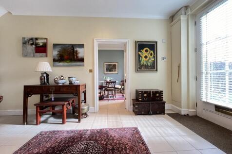 3 entrance hall