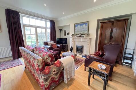 5 sitting room