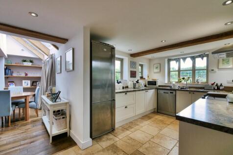 Fitted kitchen