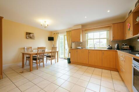Kitchen dining room