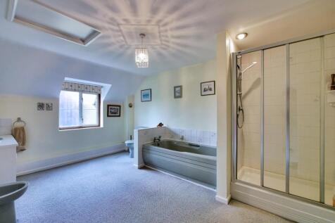 Ensuite bathroom