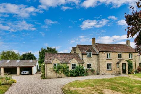 Front aspect and garage