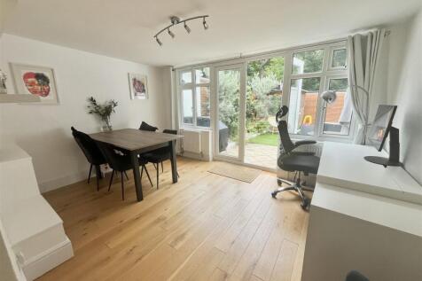 Dining room.jpg