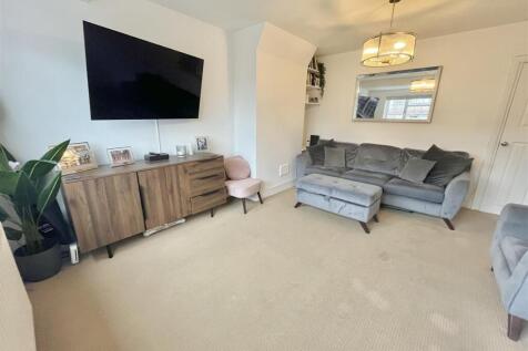 Living room 2.jpg