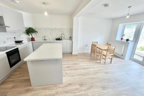Open kitchen .jpg