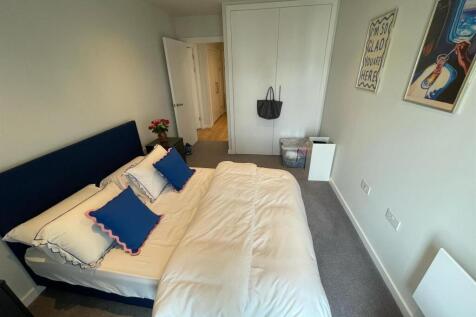 second bedroom 2.jpg