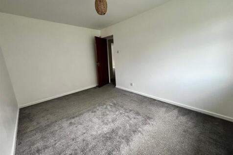 Large Bedroom