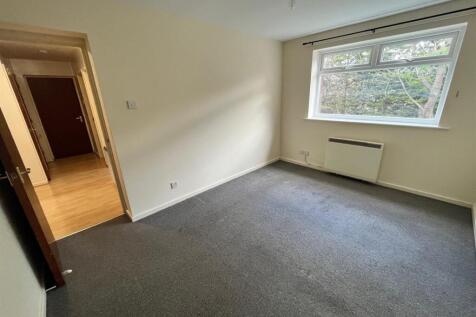 Large Bedroom