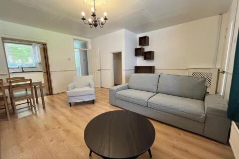 Living Room/ Dining Area