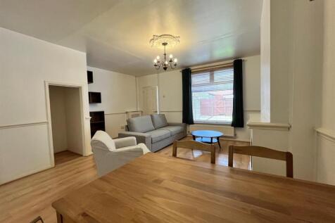 Living Room/ Dining Area