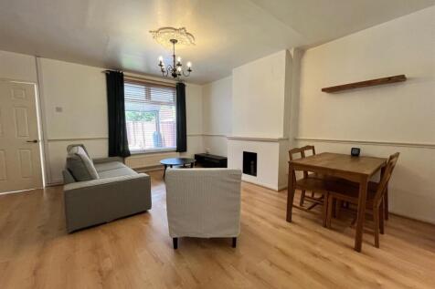 Living Room/ Dining Area