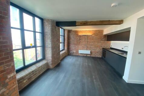 Living Room/ Kitchen