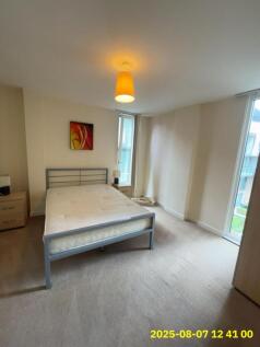 Bed 2.jpg