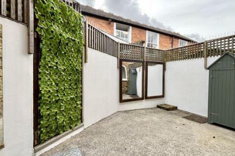 Rear Courtyard Garden