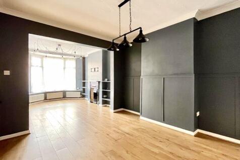 Sitting/Dining Area