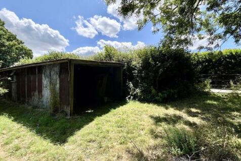 Outbuilding to Paddock