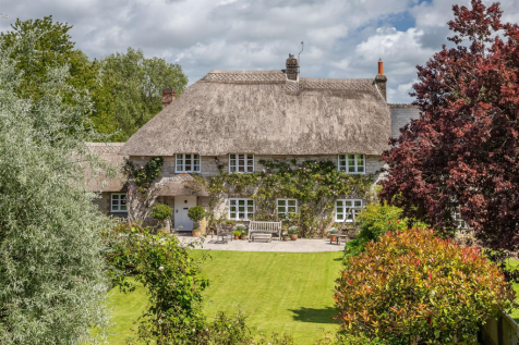 Whitfield Farm Cottage New Front image.png