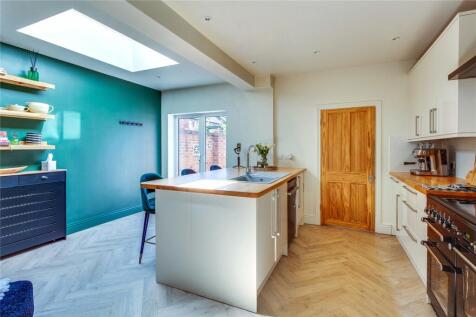 Doors To Rear Garden