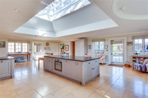 Spacious Kitchen