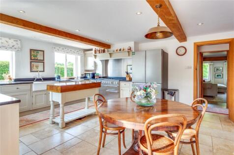 Kitchen/B&#39;fast Room