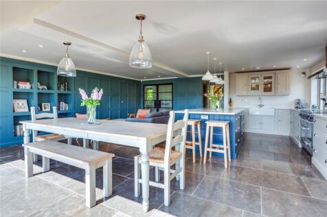 Kitchen/Dining Area